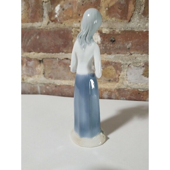 Glass figurine Girl Holding Dog Light Blue And White. Good Condition - Picture 3 of 5